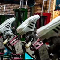 نیرو جهت کار در کارخانه کفش