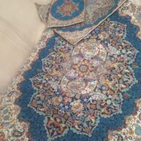 تعدادی ترمه یزد پشت ساتن رومیزی یا سجاده