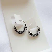 گوشواره نقره حلقه ای، زیبایی کلاسیک و چشم نواز