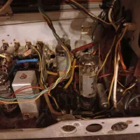 رادیو ساخت المان غربی سالم|کلکسیون اشیاء عتیقه|یزد, |دیوار