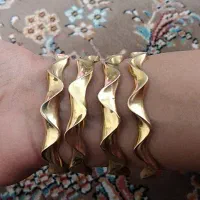 حدود ۱۰۰ گرم طلا ۲۰۰ بالا تابلو