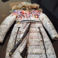 لباس|لباس|مشهد, کارمندان دوم|دیوار