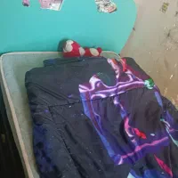 تخت و کمد