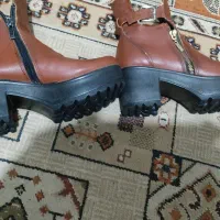 کفش نیم پوت دو جفت در حد نو