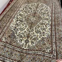 فرش دستبافت کرم ۶ متری