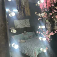 ایینه چراغدار هالیوودی