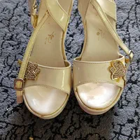 یک عدد صندل سفید|کیف، کفش، کمربند|یاسوج, |دیوار