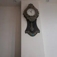 ساعت دیواری سالم وتمیز
