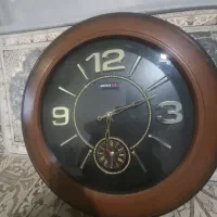 ساعت دیواری