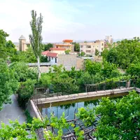 اقامتگاه برکه درمنطقه ییلاقی با چشم انداز زیبا