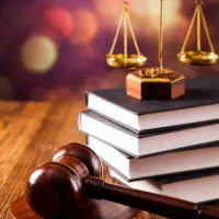 وکیل پایه یک دادگستری