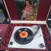 گرامافون چمدانی صد سال قدمت|کلکسیون اشیاء عتیقه|اهواز, فاز ۱ پادادشهر|دیوار