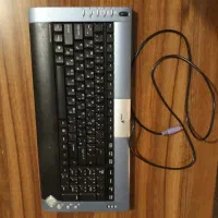 مانیتور و کیبورد کامپیوتر