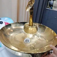 روشویی طلایی همراه شیر مخلوط