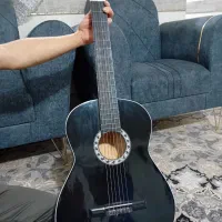 گیتار مشکی