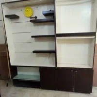 ویترین MDF چوبی ۴ تیکه تمیز با وسایل کامل مغازه|فروشگاه و مغازه|اصفهان, کوی ولی عصر|دیوار