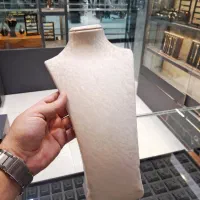 مانکن جواهرات و ویترین