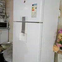 لباس شویی و یخچال و تلویزیون قدیمی و سینک ظرف شویی