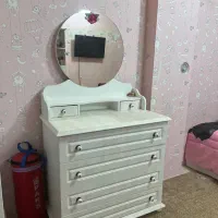 تخت روتختی دشک تخت کمد بزرگ لباس میز ارایش اینه|تشک تختخواب|مشهد, شهید فرامرز عباسی|دیوار