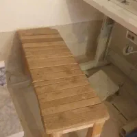 نیمکت چوبی سالم،ومیز