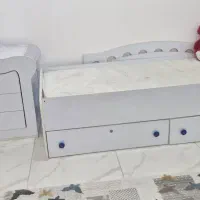تخت و کمد