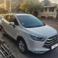 جک S3 اسفند ۱۴۰۲ زیر پای خانم دکتر بوده