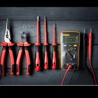 برق کاری تخصصی (عیب یابی و تعمیر و سیم کشی پروژه)