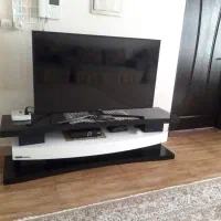 فرش،کناره میز تلویزیون بدلیل مهاجرت فروخته میشود