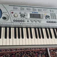 KEYBOARD YAMAHA PSR 275 تاچدار+ پایه ضربدری|پیانو، کیبورد، آکاردئون|کرمانشاه, |دیوار
