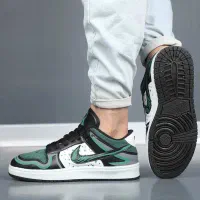 کتونی نایک جردن.|کیف، کفش، کمربند|شیراز, سیاه سنگ|دیوار