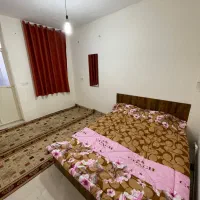 اتاق ماهیانه مرکز شهر|اجارهٔ کوتاه‌مدت آپارتمان و سوئیت|شیراز, سیاه سنگ|دیوار
