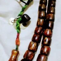 تسبیح کهربایی|کلکسیون اشیاء عتیقه|اندیشه, اندیشه فاز ۱|دیوار