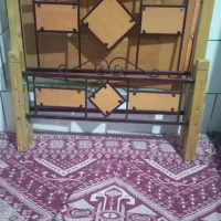 تخت یک نفره بدون کفی|تخت و سرویس خواب|شیراز, شهرک کوشکک|دیوار