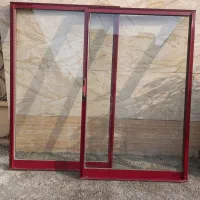 پنجره با شیشه و توری سالم ۵ عدد