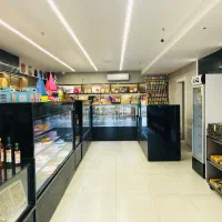 استخدام نیروی وردست قنادی آقا