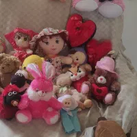 تعدای عروسک سالم