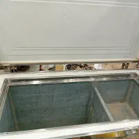 یک دستگاه فریزر صندوقی تمام استیل