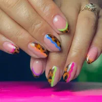 **کاشت ناخن تخفیف پاییزی**|خدمات آرایشگری و زیبایی|قرچک, مهدیه|دیوار