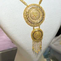 گردنبند های نمادار سبک سازی شده