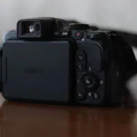 دوربین نیکون B700