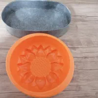 قالب کیک و ژله ی بار استفاده کرده