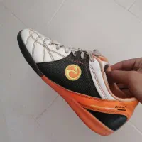 کفش سالنی فوتسال