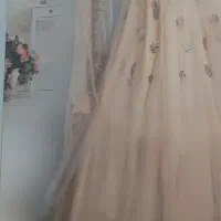 دو دست لباس عقدو حنابندان فقط یه بار پوشیده شده