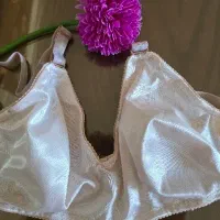 سوتین|لباس|یزد, |دیوار