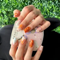 استخدام ناخنکار و رنگ کار و کوپ کار حرفه ای|استخدام درمانی، زیبایی، بهداشتی|باغستان, |دیوار