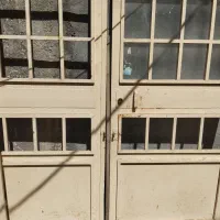 درب ورودی ساختمان