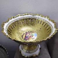 میوه خوری پایه دار