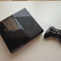 Xbox 360 سوپراسلیم و یک دسته