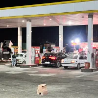 کارگر پمپ بنزین