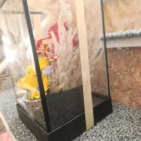 گل زیبا باگلدان شیشه ای|گل مصنوعی|زابل, |دیوار